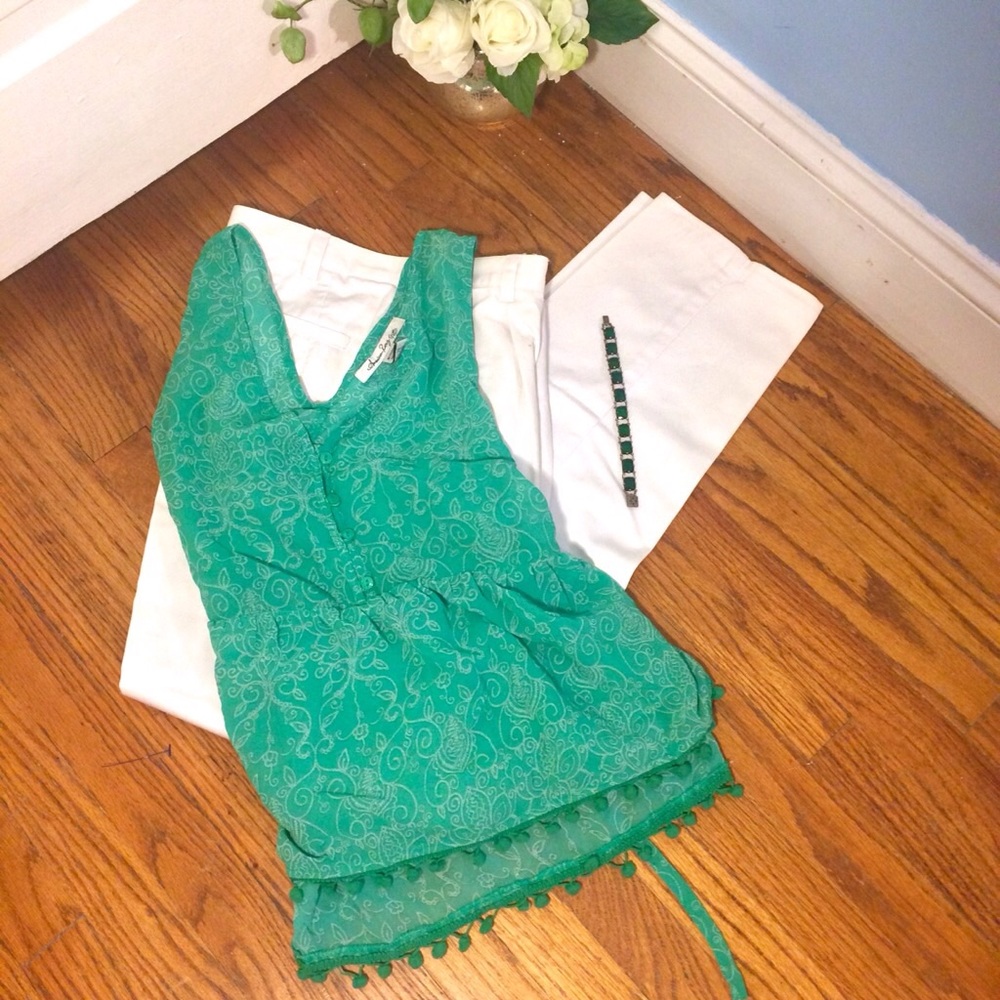 Fun @ Breezy Boho Top w Ties @ Pompom edging! 🎢💚 - Picture 8 of 8